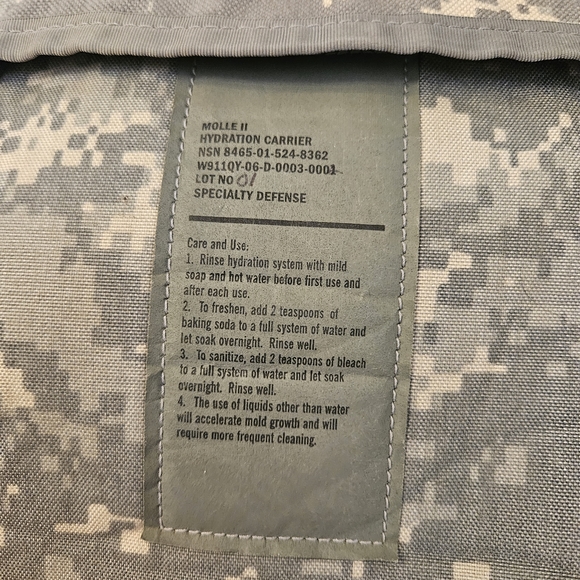 U.S. Military Surplus MOLLE II 3L Hydration Carrier Camelback - Picture 3 of 5
